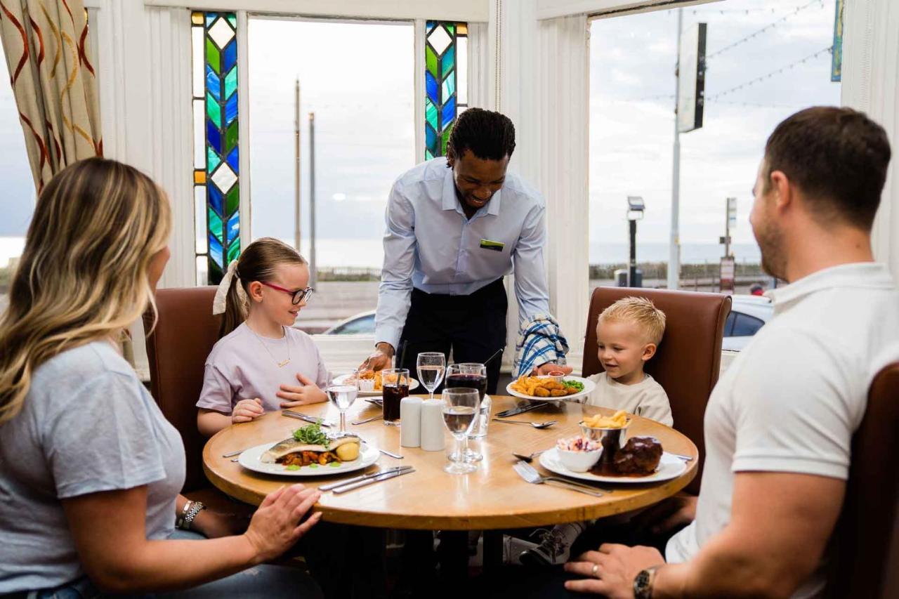 Cliffs Hotel Блекпул Екстериор снимка