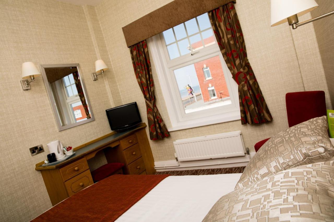 Cliffs Hotel Блекпул Екстериор снимка